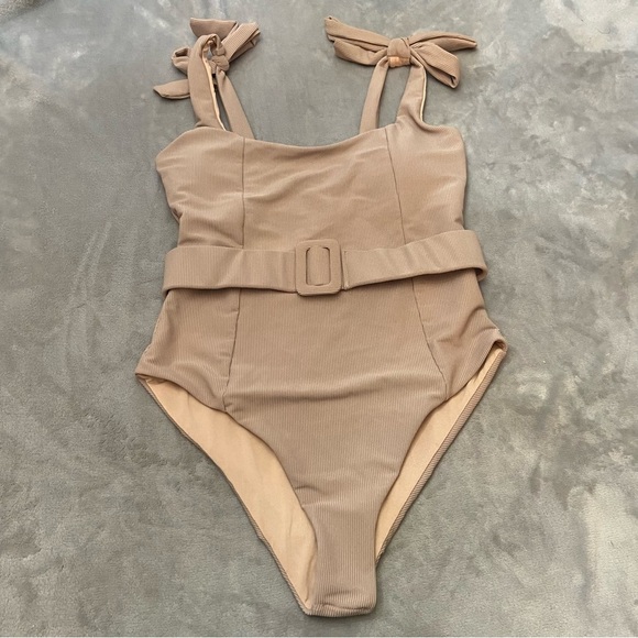 New! Beach Riot Sydney ribbed belted One-Piece Swimsuit 3350 - Picture 6 of 11